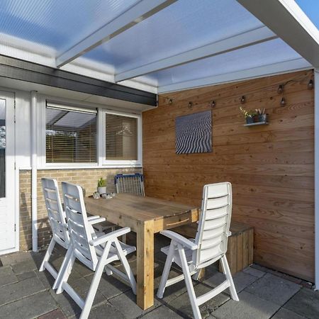 Attractive Holiday Home Close To Beach Sint Maartensvlotbrug Exterior photo